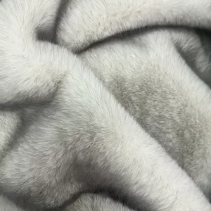 песец белый-ость серая